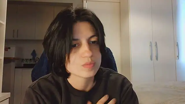 Snapshot of kyslrana chatting on 06/17/26, 07:04 kyslrana online show from 06/17/26, 07:04
