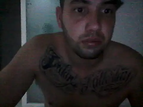 Snapshot of leon9705 chatting on 04/19/26, 08:35 leon9705 online show from 04/19/26, 08:35