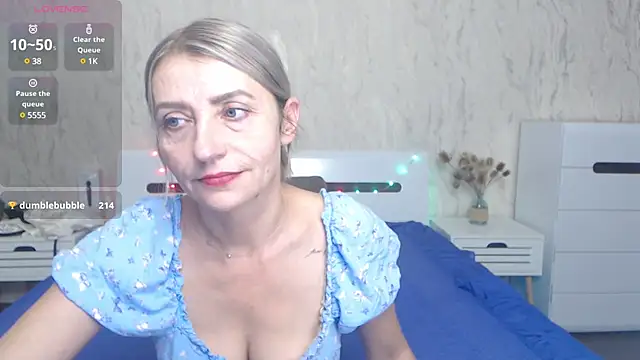 Snapshot of ZoeGrant chatting on 01/09/25, 11:24 ZoeGrant online show from 01/09/25, 11:24