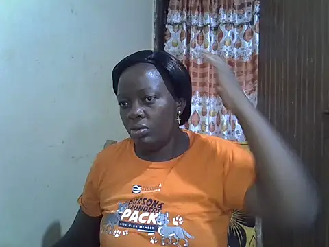 Snapshot of Ebonyceline chatting on 10/30/25, 02:24 Ebonyceline online show from 10/30/25, 02:24