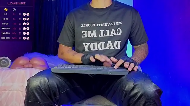 Snapshot of TomLover_12 chatting on 10/09/25, 12:25 TomLover 12 online show from 10/09/25, 12:25