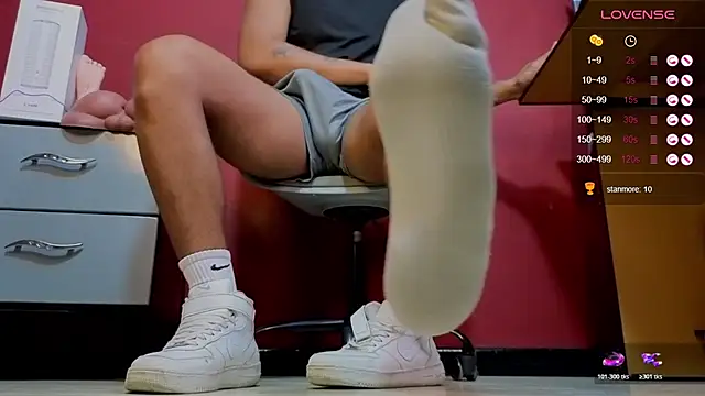 Snapshot of TomLover_12 chatting on 01/08/26, 12:46 TomLover 12 online show from 01/08/26, 12:46