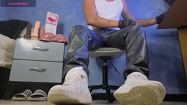 Snapshot of TomLover_12 chatting on 03/03/26, 11:38 TomLover 12 online show from 03/03/26, 11:38