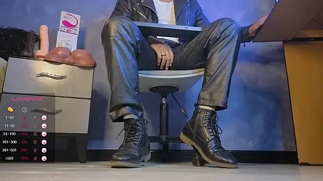 Snapshot of TomLover_12 chatting on 03/06/26, 11:56 TomLover 12 online show from 03/06/26, 11:56