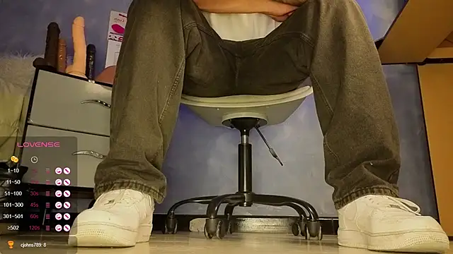 Snapshot of TomLover_12 chatting on 03/17/26, 04:06 TomLover 12 online show from 03/17/26, 04:06