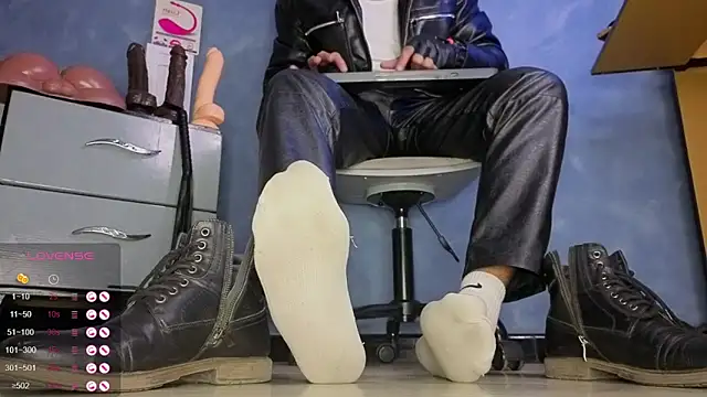 Snapshot of TomLover_12 chatting on 03/29/26, 02:22 TomLover 12 online show from 03/29/26, 02:22