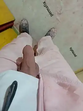 Snapshot of GeilerSchweizer chatting on 01/24/25, 04:06 GeilerSchweizer online show from 01/24/25, 04:06