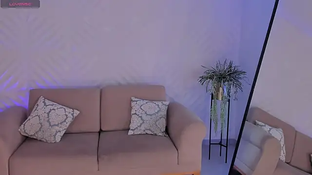 RoseFerrera online show from 11/04/25, 08:08