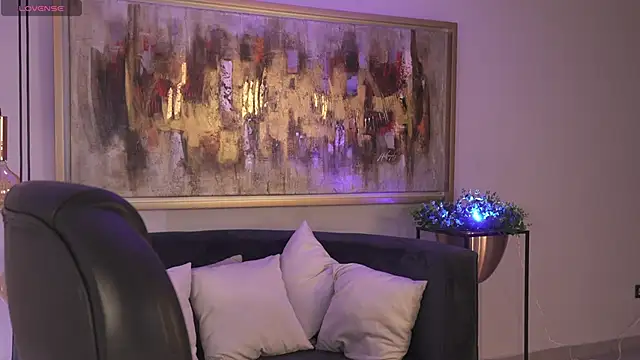 RoseFerrera online show from 11/17/25, 09:20