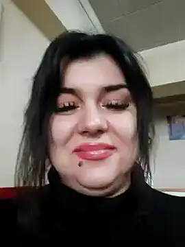 Snapshot of TinaMaay chatting on 12/10/24, 11:32 TinaMaay online show from 12/10/24, 11:32