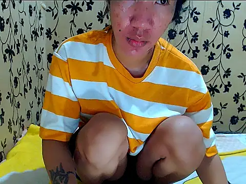 Snapshot of AsianNaughtiesMistress chatting on 12/19/25, 12:56 AsianNaughtiesMistress online show from 12/19/25, 12:56