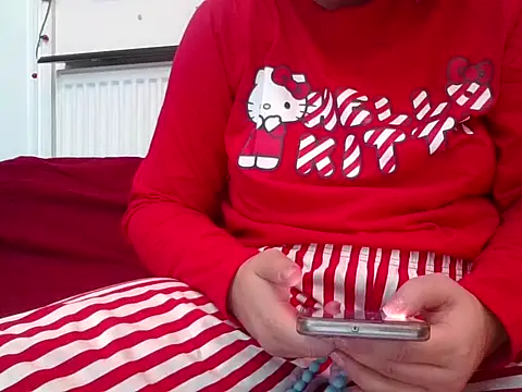 Snapshot of RealLittleRedRidingHood chatting on 11/13/25, 09:52 RealLittleRedRidingHood online show from 11/13/25, 09:52