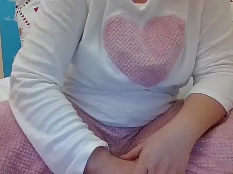 Snapshot of RealLittleRedRidingHood chatting on 01/16/26, 04:44 RealLittleRedRidingHood online show from 01/16/26, 04:44