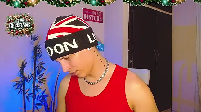 Snapshot of DavidNeill chatting on 12/24/24, 08:38 DavidNeill online show from 12/24/24, 08:38