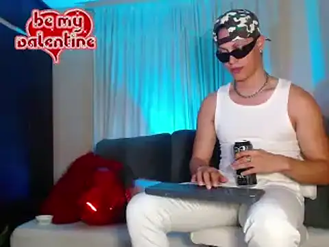 Snapshot of DavidNeill chatting on 02/15/25, 08:44 DavidNeill online show from 02/15/25, 08:44