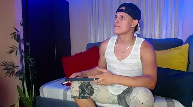 Snapshot of DavidNeill chatting on 03/14/25, 05:16 DavidNeill online show from 03/14/25, 05:16