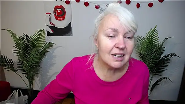 Snapshot of BlondyLeeBest chatting on 02/21/26, 07:26 BlondyLeeBest online show from 02/21/26, 07:26