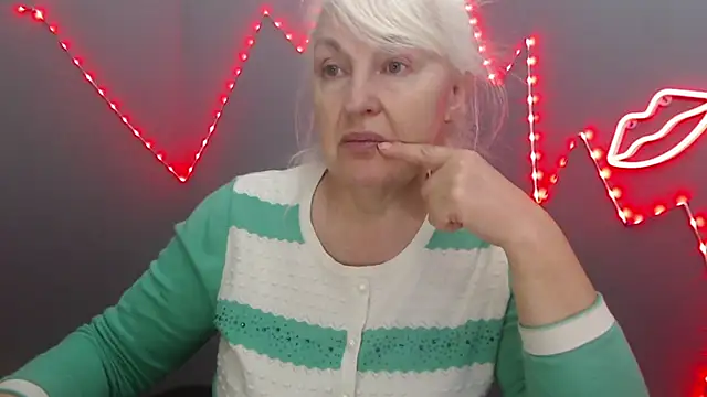 Snapshot of BlondyLeeBest chatting on 03/13/26, 07:31 BlondyLeeBest online show from 03/13/26, 07:31