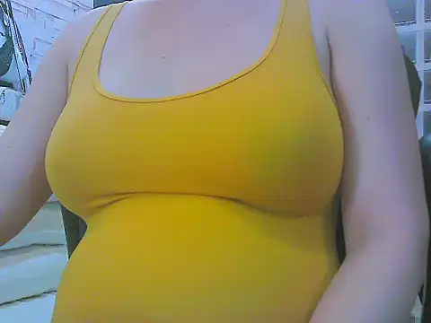 Snapshot of keepmepregnantT chatting on 06/15/26, 10:28 keepmepregnantT online show from 06/15/26, 10:28