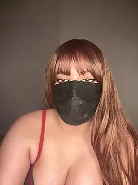 Snapshot of Amber-Queen chatting on 01/03/25, 11:44 Amber-Queen online show from 01/03/25, 11:44