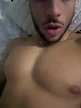 Snapshot of pimentfort77 chatting on 12/23/24, 11:17 pimentfort77 online show from 12/23/24, 11:17