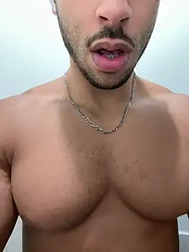 Snapshot of pimentfort77 chatting on 02/28/25, 12:20 pimentfort77 online show from 02/28/25, 12:20