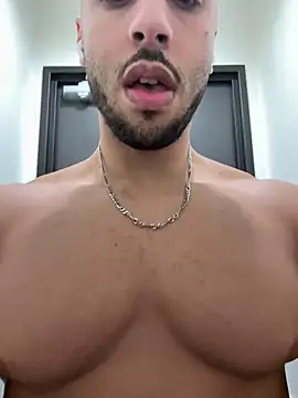 Snapshot of pimentfort77 chatting on 03/21/25, 12:06 pimentfort77 online show from 03/21/25, 12:06