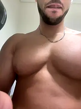 Snapshot of pimentfort77 chatting on 10/29/25, 12:40 pimentfort77 online show from 10/29/25, 12:40