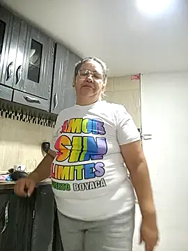 Snapshot of scaelettdubois chatting on 02/13/25, 12:35 scaelettdubois online show from 02/13/25, 12:35