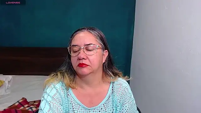 Snapshot of scaelettdubois chatting on 11/28/25, 11:51 scaelettdubois online show from 11/28/25, 11:51