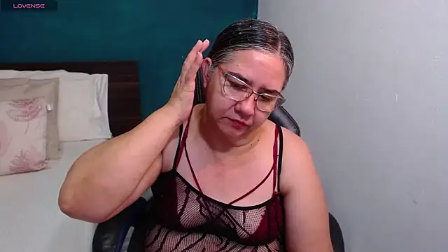 Snapshot of scaelettdubois chatting on 12/23/25, 05:38 scaelettdubois online show from 12/23/25, 05:38