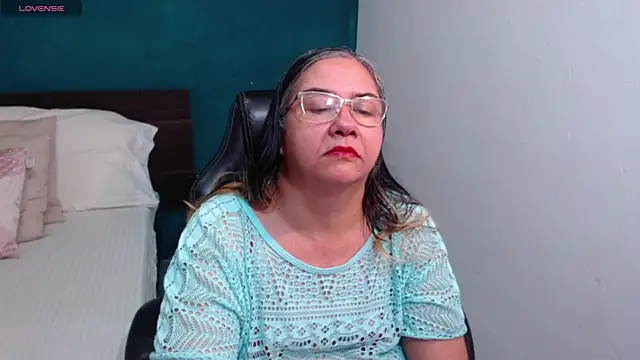 Snapshot of scaelettdubois chatting on 01/18/26, 12:25 scaelettdubois online show from 01/18/26, 12:25