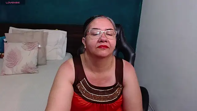 Snapshot of scaelettdubois chatting on 02/07/26, 02:04 scaelettdubois online show from 02/07/26, 02:04