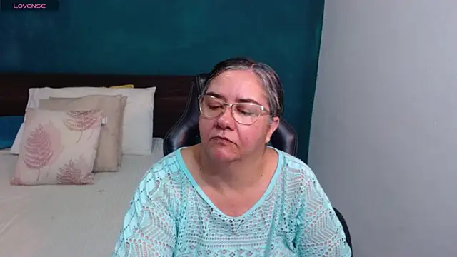 Snapshot of scaelettdubois chatting on 02/13/26, 03:13 scaelettdubois online show from 02/13/26, 03:13