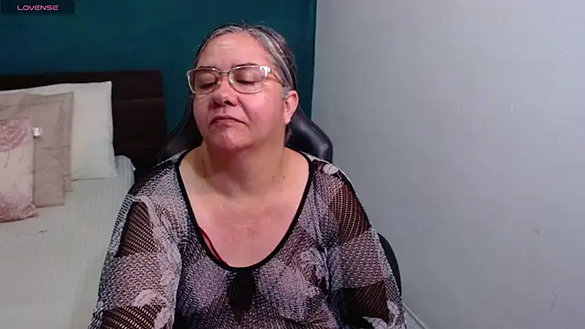 Snapshot of scaelettdubois chatting on 02/14/26, 03:03 scaelettdubois online show from 02/14/26, 03:03