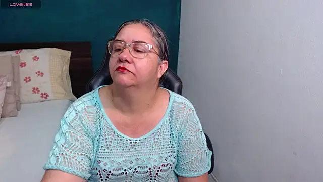 Snapshot of scaelettdubois chatting on 02/22/26, 01:07 scaelettdubois online show from 02/22/26, 01:07