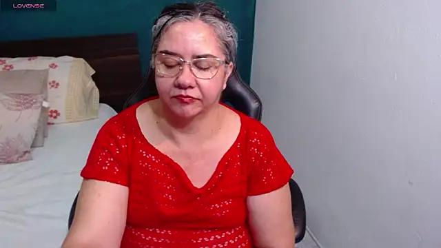 Snapshot of scaelettdubois chatting on 03/08/26, 02:04 scaelettdubois online show from 03/08/26, 02:04