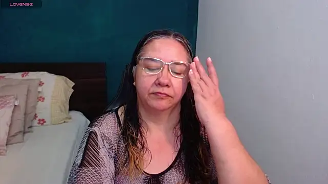 Snapshot of scaelettdubois chatting on 05/26/26, 02:18 scaelettdubois online show from 05/26/26, 02:18
