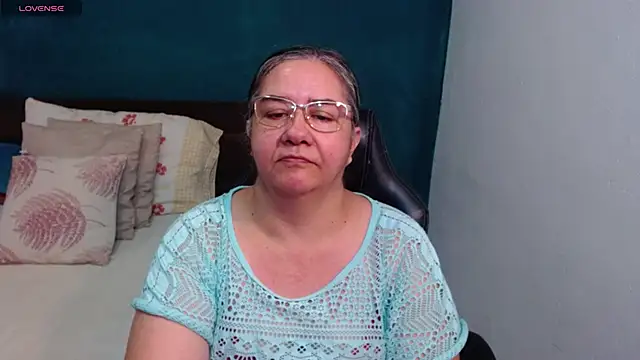 Snapshot of scaelettdubois chatting on 05/28/26, 01:58 scaelettdubois online show from 05/28/26, 01:58