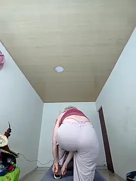 Snapshot of sexymarilyncolombia chatting on 03/10/25, 12:37 sexymarilyncolombia online show from 03/10/25, 12:37