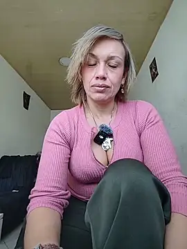 Snapshot of sexymarilyncolombia chatting on 03/15/26, 02:01 sexymarilyncolombia online show from 03/15/26, 02:01