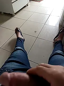 Snapshot of io380 chatting on 12/18/24, 04:17 io380 online show from 12/18/24, 04:17