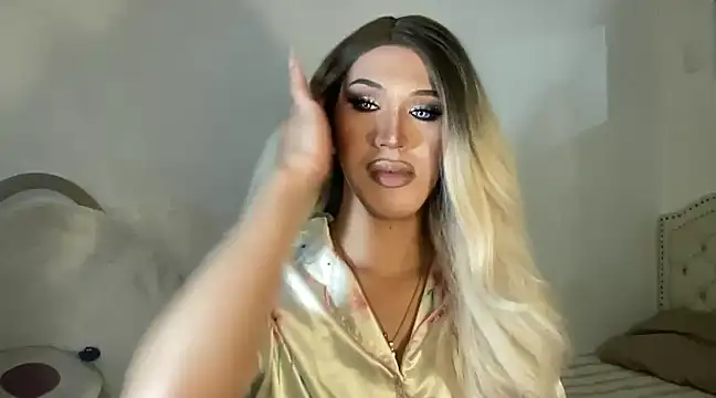 Ts glamxxxx online show from 02/15/25, 12:37