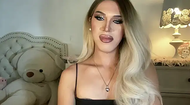 Ts glamxxxx online show from 02/25/25, 08:03