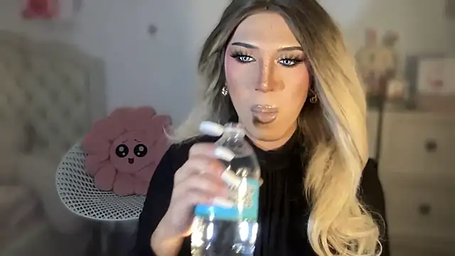 Ts glamxxxx online show from 10/04/25, 12:19