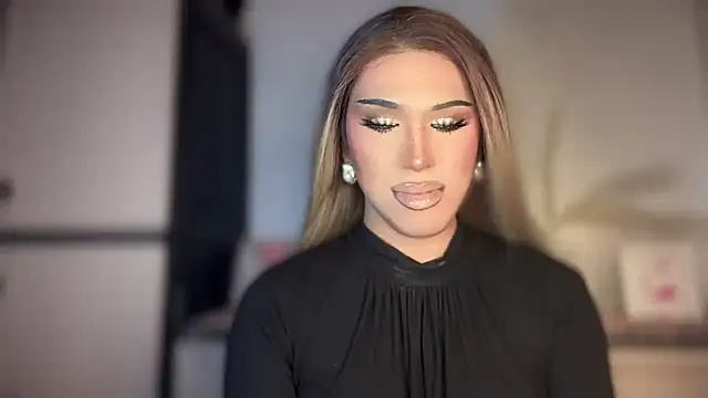 Ts glamxxxx online show from 12/17/25, 01:55