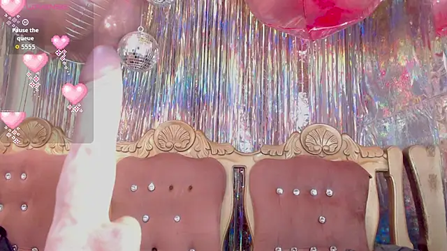 Snapshot of slutty_hotwife chatting on 12/16/25, 12:10 slutty hotwife online show from 12/16/25, 12:10