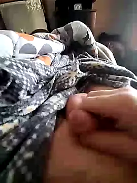 Snapshot of rem4001@xh chatting on 02/02/25, 02:13 rem4001xh online show from 02/02/25, 02:13