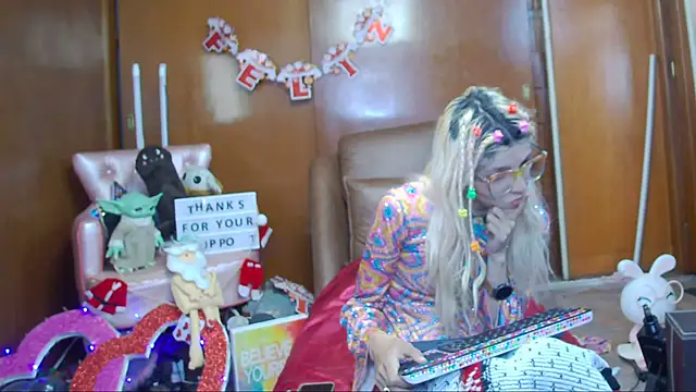 Skinygirl online show from 12/27/24, 11:42