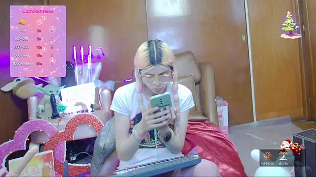 Skinygirl online show from 03/18/25, 12:38